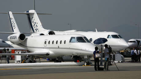 Un piloto muere aplastado por la puerta de su propio avión