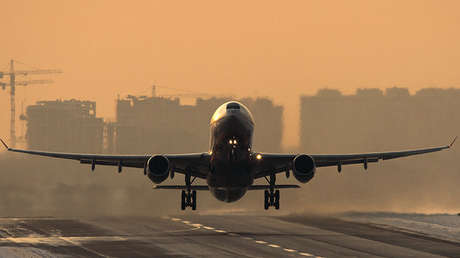 Un vuelo de Aeroflot a Nueva York regresa a Moscú