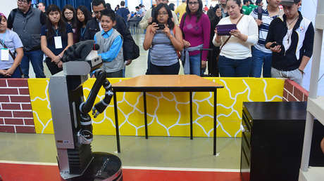 FOTOS: Especialistas mexicanos crean robot que adquiere habilidades por imitación