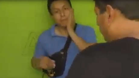 VIDEO: Detienen a un joven cuando intentaba abusar de una niña en un hotel a cambio de un celular