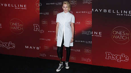 Amputan la segunda pierna de la modelo que se infectó con un tampón