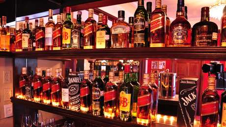 "Miércoles de cesárea": Un bar en México ofrecía licor a cambio de mostrar la cicatriz de la cirugía