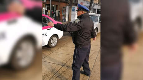 ¡Buen día, que le vaya bien!: El policía de tráfico amable de Ciudad de México arrasa en las redes