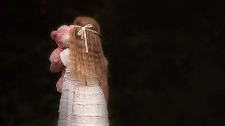 Sube a Facebook una foto de su hija de 8 años y una hora después la asesina a cuchilladas (FOTO)