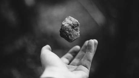 VIDEO: Hacen levitar los objetos pesados con ondas sonoras 