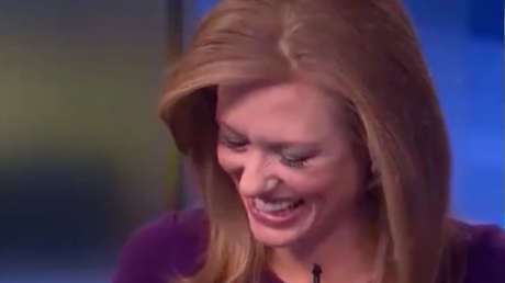 Presentadora no logra contener su risa mientras habla sobre bisontes (VIDEO)