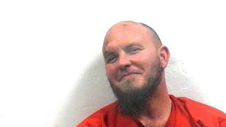 Un borracho confunde su casa con la de un vecino y lo mata al pensar que era un intruso