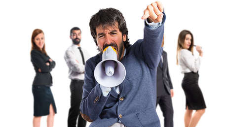 Si trabajas con un jefe abusivo, no es la peor noticia que te espera