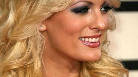 Una 'pornstar' revela que Trump odia los tiburones y las donaciones para conservarlos se disparan