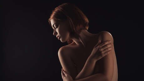 "No es un motivo para matar": Chicas rusas se desnudan en apoyo a la víctima del brutal asesinato