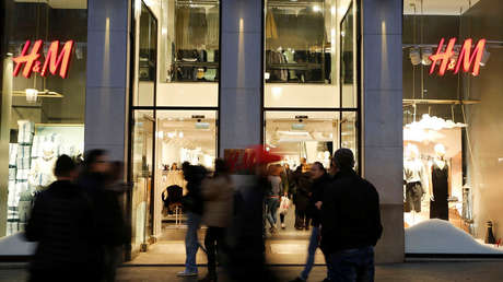 H&M retira unos calcetines para niños porque los clientes 'vieron' en ellos a Alá (FOTO)