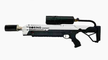 Musk supera los 5 millones de dólares en ventas de su lanzallamas para el "apocalipsis zombi"