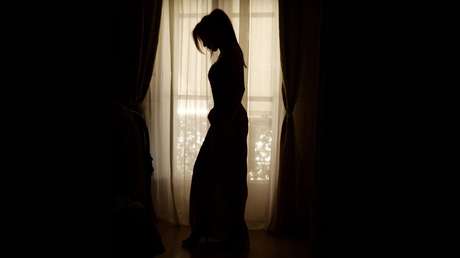 Una brasileña de 19 años subasta su virginidad para comprarle una casa a su madre