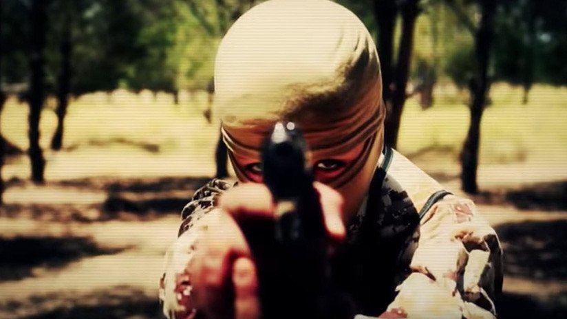 Alerta: Los 'cachorros del califato' continúan recibiendo instrucción en Siria (FOTOS SENSIBLES)