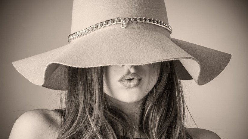 FOTO: Una modelo de Playboy se queda "sin huesos en la nariz" tras una fallida cirugía plástica