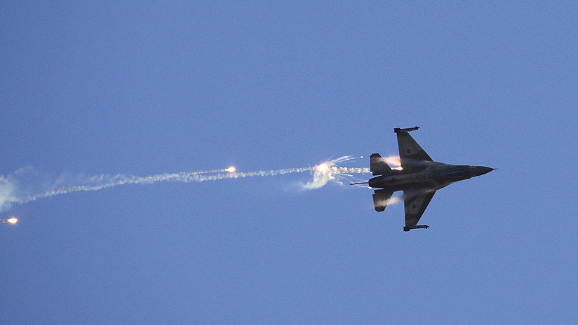 FOTO, VIDEO: Se estrella un caza israelí como resultado de un ataque desde Siria