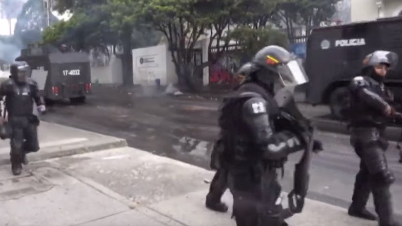 Enfrentamientos entre la Policía y estudiantes sacuden las calles de Bogotá (VIDEO)