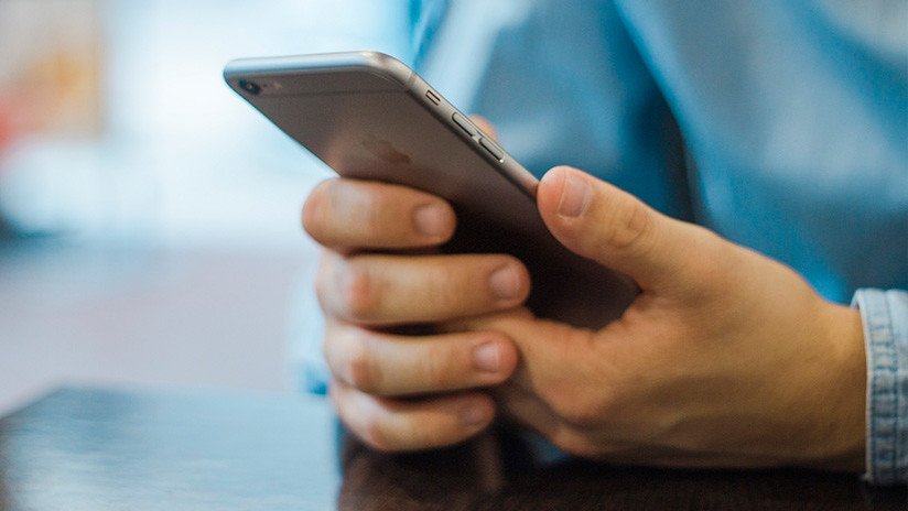 VIDEO: Un iPhone explota en una peluquería y causa el pánico entre los clientes