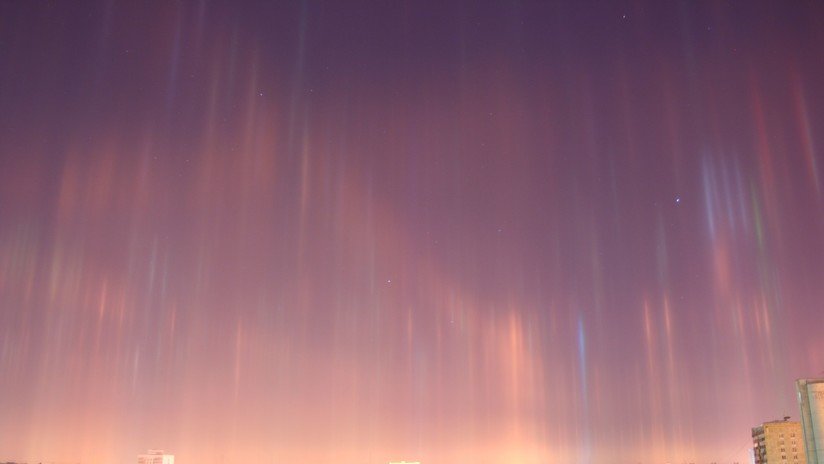 FOTOS: Espectaculares 'columnas luminosas' adornan el cielo de San Petersburgo