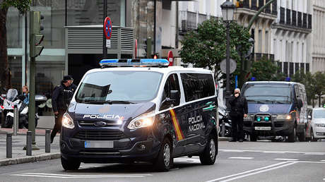 Detienen a una mujer por abandonar a su bebé de tres días en los escalones de una iglesia en Madrid