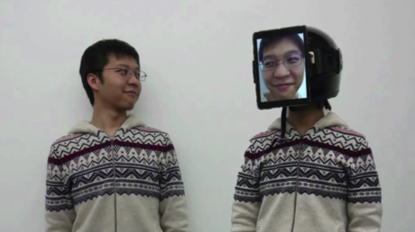 "Uber humano": El sistema que permite ser reemplazado físicamente por otra persona (Foto, video)