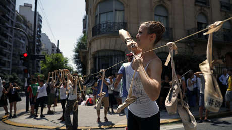 Bailarines argentinos protestan por el cierre del Ballet Nacional de Danza (VIDEO, FOTO)