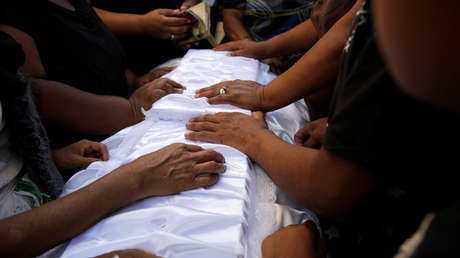 Fotos del anciano que velaba solo a su esposa conmueven y movilizan a México (FOTOS, VIDEO)