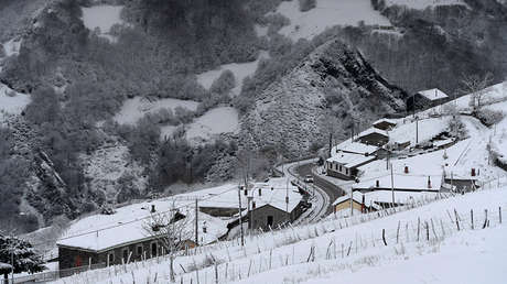 "¡Está nevando en el Bernabéu!": España se tiñe de blanco