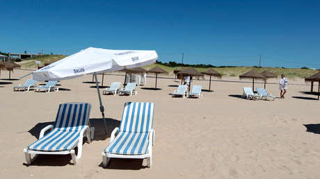 Así es la bacteria "comedora de carne" que se ha cobrado tres muertes en las costas de Uruguay