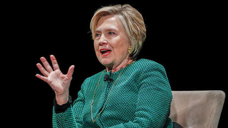 Personas cercanas a Clinton suministraron información al autor del polémico expediente anti-Trump