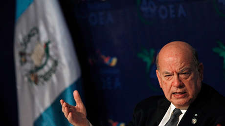 Un excanciller de Chile afirma que nadie les obligará a ceder soberanía ante Bolivia