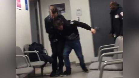 FUERTES IMÁGENES: Un guardia judicial dispara en la cabeza a un adolescente frente a su madre