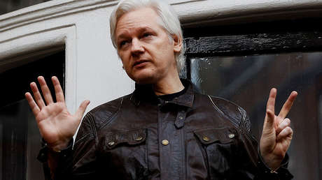 Assange: El paquete encontrado cerca de la embajada tenía "una amenaza dirigida a mí"