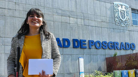 Derribando barreras: Alumna invidente de la UNAM se titula como maestra en Música