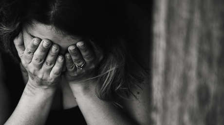 "Tú no puedes ser virgen porque eres blanca": las palabras de un hombre al violar a una adolescente