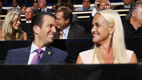 La esposa del hijo mayor de Trump, hospitalizada tras abrir un sobre con un polvo blanco