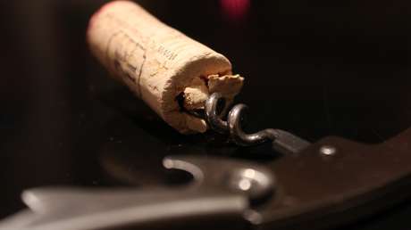 Chile: Una mujer ebria abandona a su bebé en la calle por la madrugada (VIDEO)