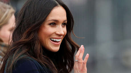 "¿Esta corbata hace que mi cara luzca pálida?": escándalo por un tuit racista sobre Meghan Markle