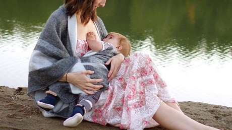 "Tetas de estropajo": El insulto de un chileno a una mujer por amamantar en público (VIDEO)