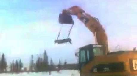 ¿El Ícaro ruso?: un hombre 'aprende a volar' de una forma nada habitual (VIDEO)