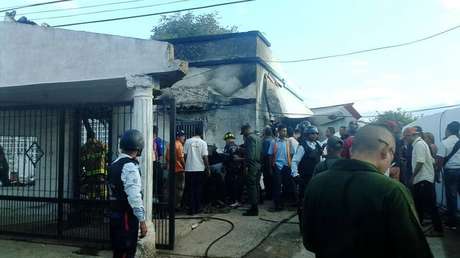 FOTOS, VIDEOS: Un avioneta cae sobre una vivienda en Venezuela