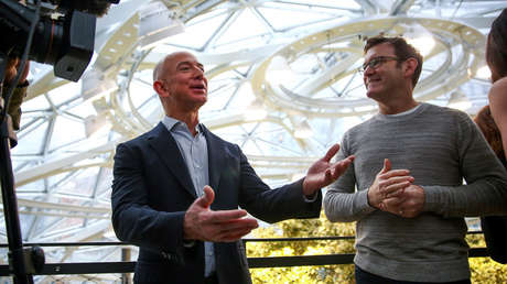 VIDEO: El enorme reloj de los 10.000 años que se instala dentro de una montaña  