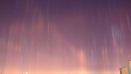 FOTOS: Espectaculares 'columnas luminosas' adornan el cielo de San Petersburgo