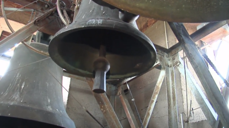 ¿"Todo por la Patria"? No desmantelarán la controvertida 'campana de Hitler' en Alemania (VIDEO)