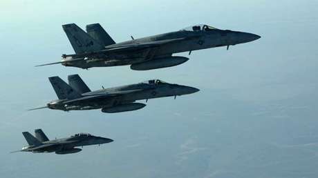 24 civiles mueren a causa de ataques aéreos de la coalición internacional al este de Deir ez Zor