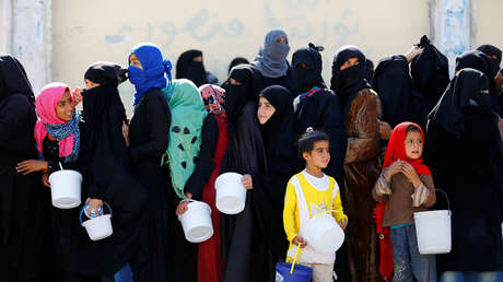 Empleados de la ONU entregan alimentos a mujeres y niñas sirias a cambio de sexo