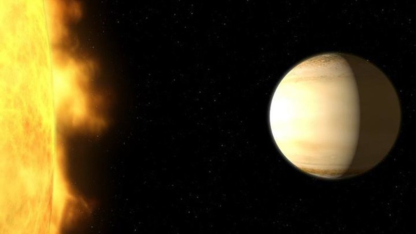 Descubren una enorme cantidad de agua en un exoplaneta similar a Saturno