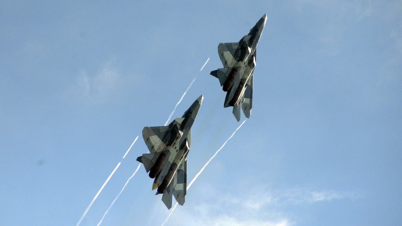 "El futuro es hoy": Los cazas rusos de quinta generación realizan vertiginosas acrobacias (VIDEO)