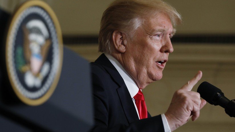 Trump amenaza a la UE con subir impuestos a los coches del Viejo Continente