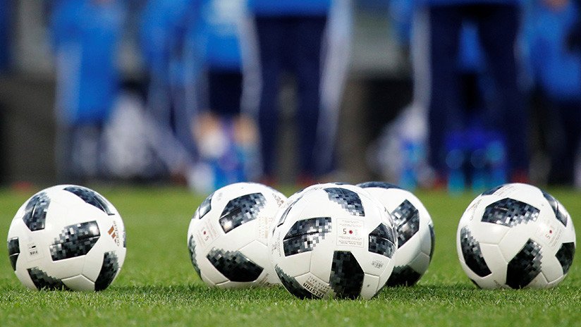 VIDEO: Maradona, Ronaldo y 30 otras estrellas dan 100 toques de balón a 100 días del Mundial 2018